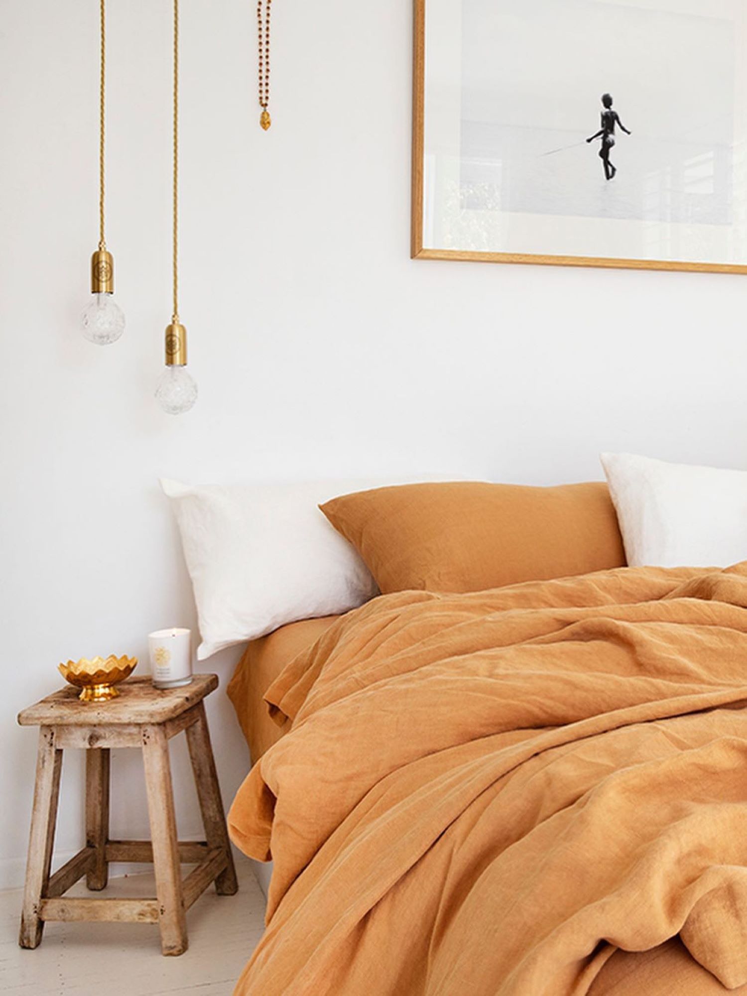 8 Essential Tips on How to Decorate a Small Bedroom - Style Sourcebook