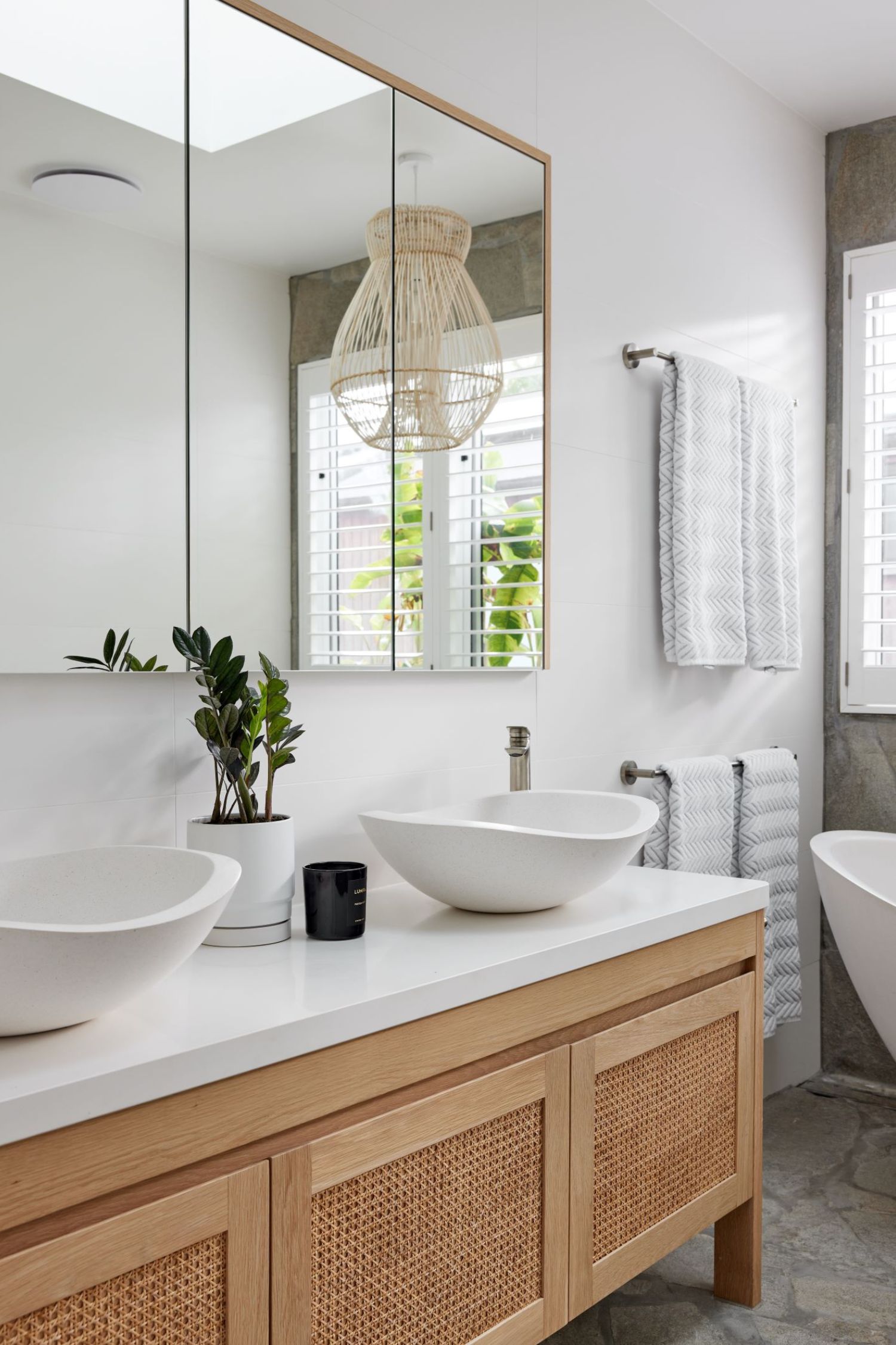 How to Achieve a Coastal Bathroom Design - Style Sourcebook